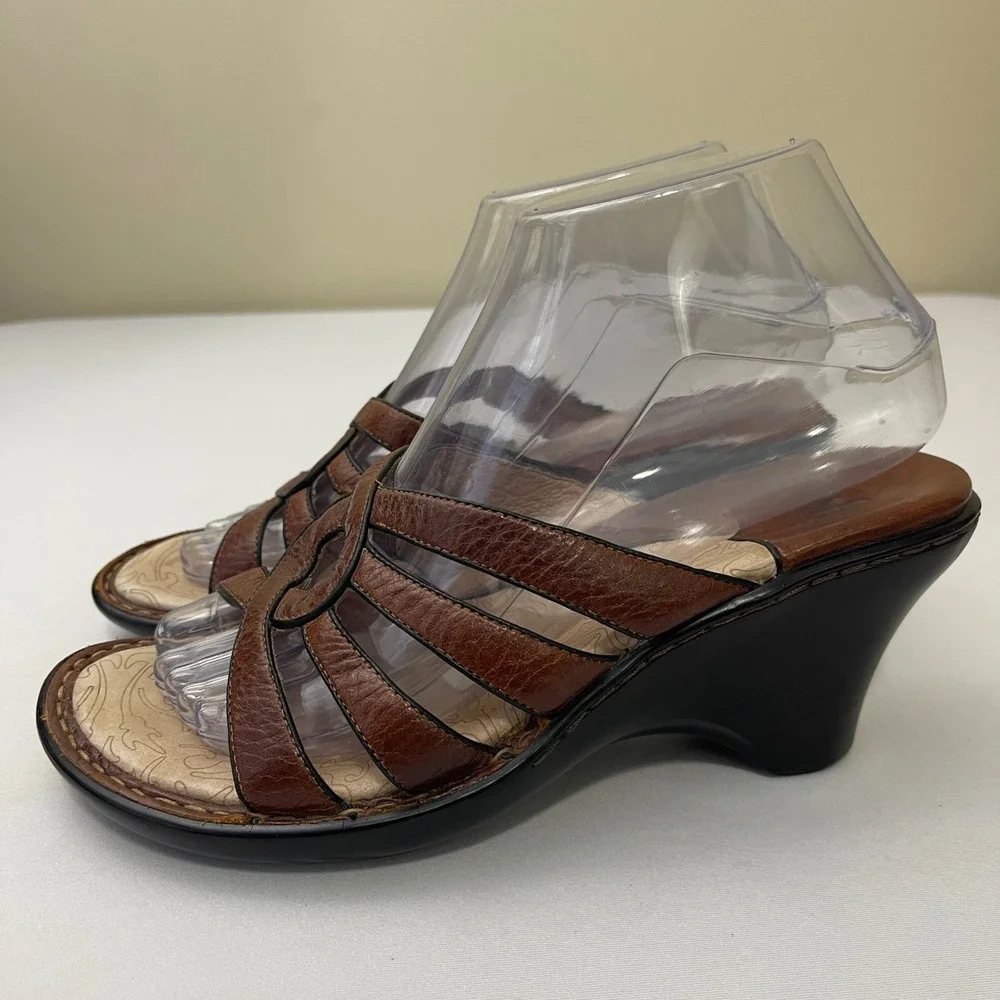Sofft Womens Brown‎ Leather Strappy Wedge Sandals Slip On Comfort Size 7W